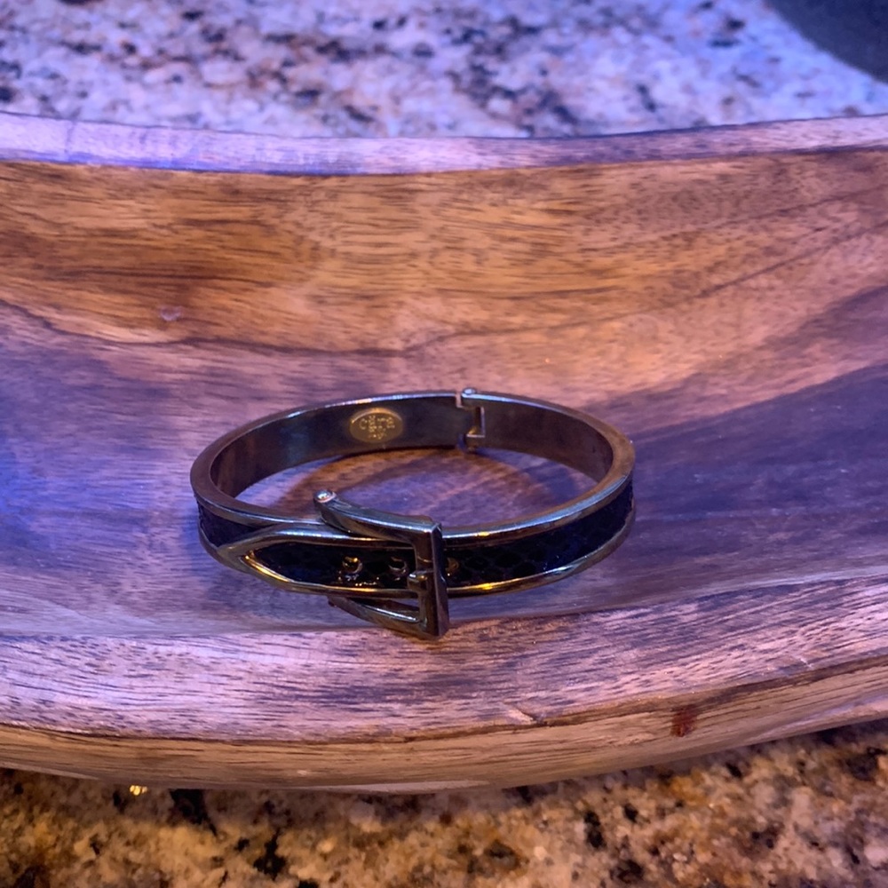 CARA NY black and gold buckle bracelet